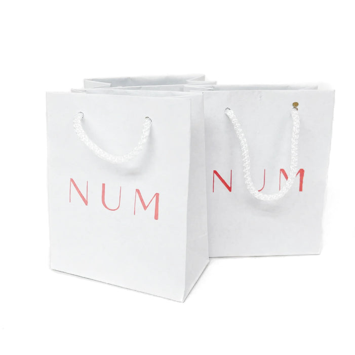 Bolsas de papel chicas personalizadas con tu logo o diseño. Bolsas de papel. Bolsas de papel chicas. Mint Pages